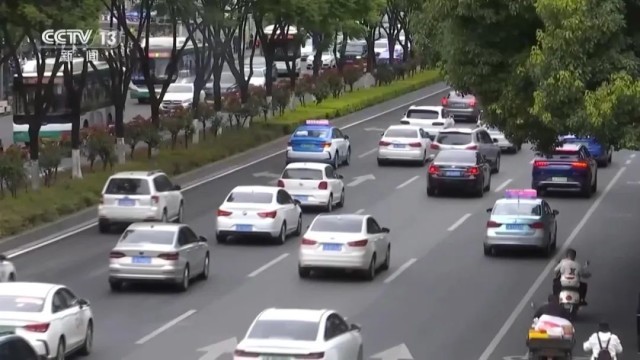 爆火！國慶假期汽車租賃成“消費(fèi)主流”，90后和00后成“主力軍”